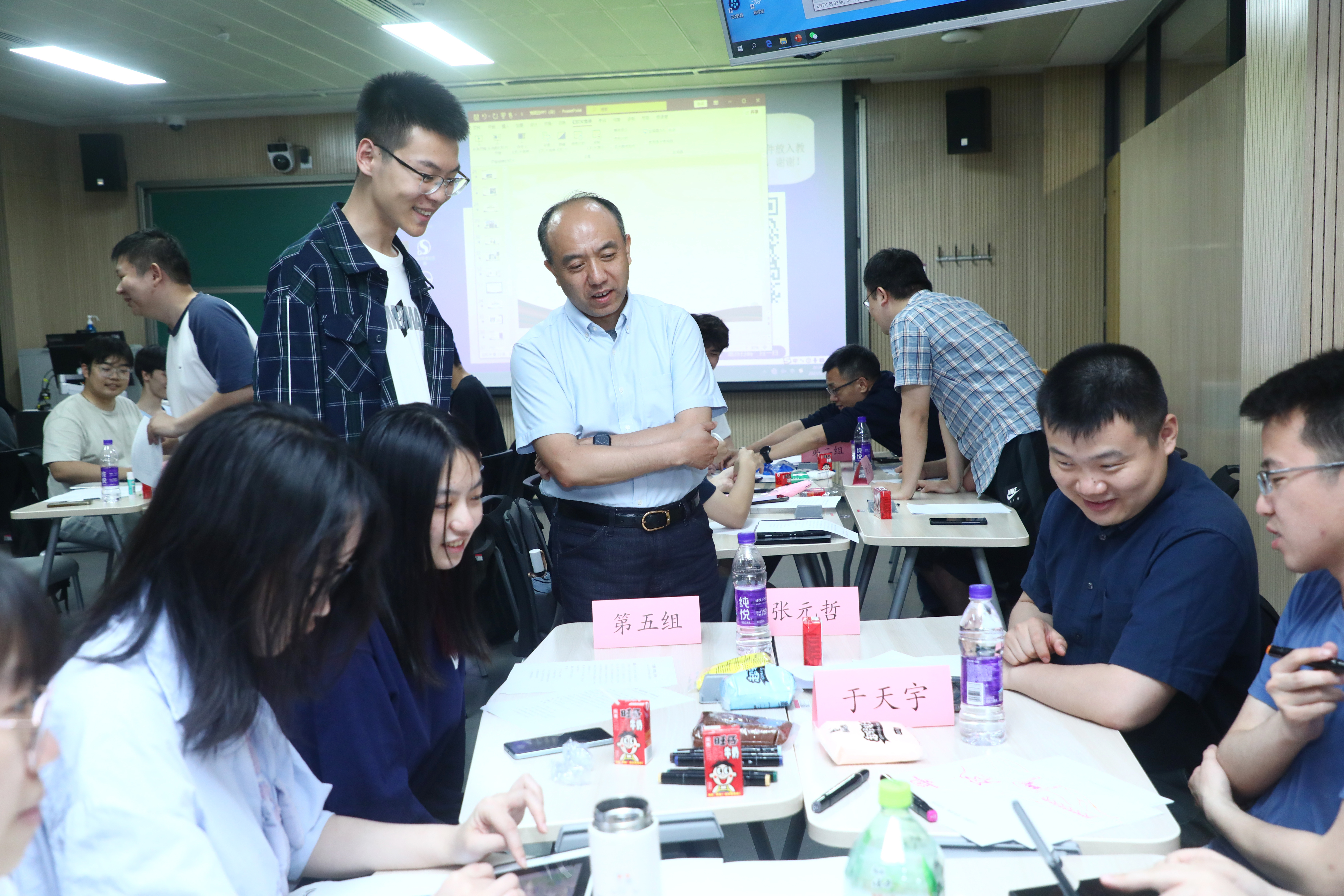 20230514-乐动网站开展“百年接力,强国有我——奋进新征程”集中主题党团日-石家东-王宏伟参加新雅13团支部与新雅21党支部联合主题党团日.JPG
