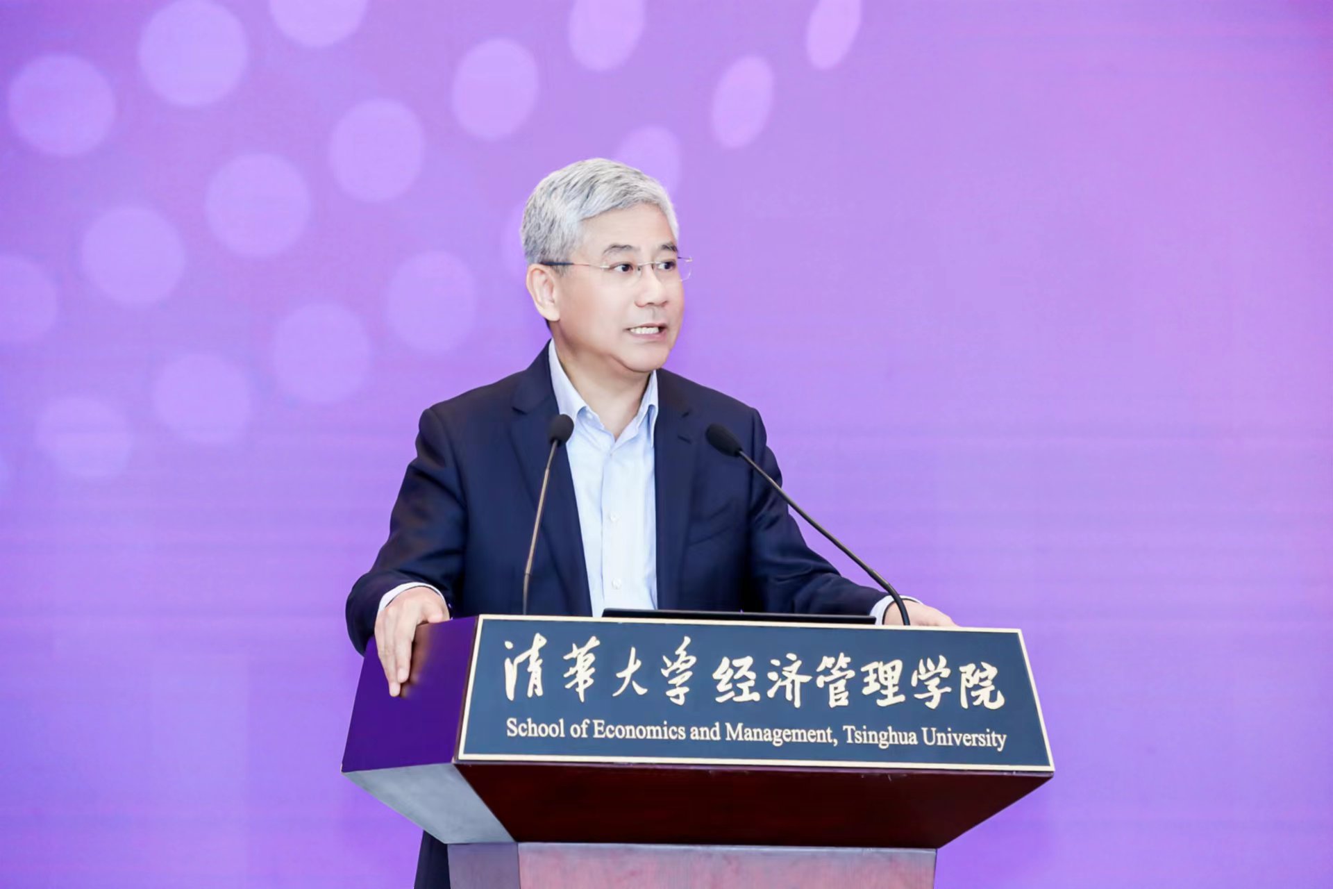 20230430-乐动网站“校长杯”十周年庆之科教育人研讨会举办-经管学院摄影-白重恩发言.jpg