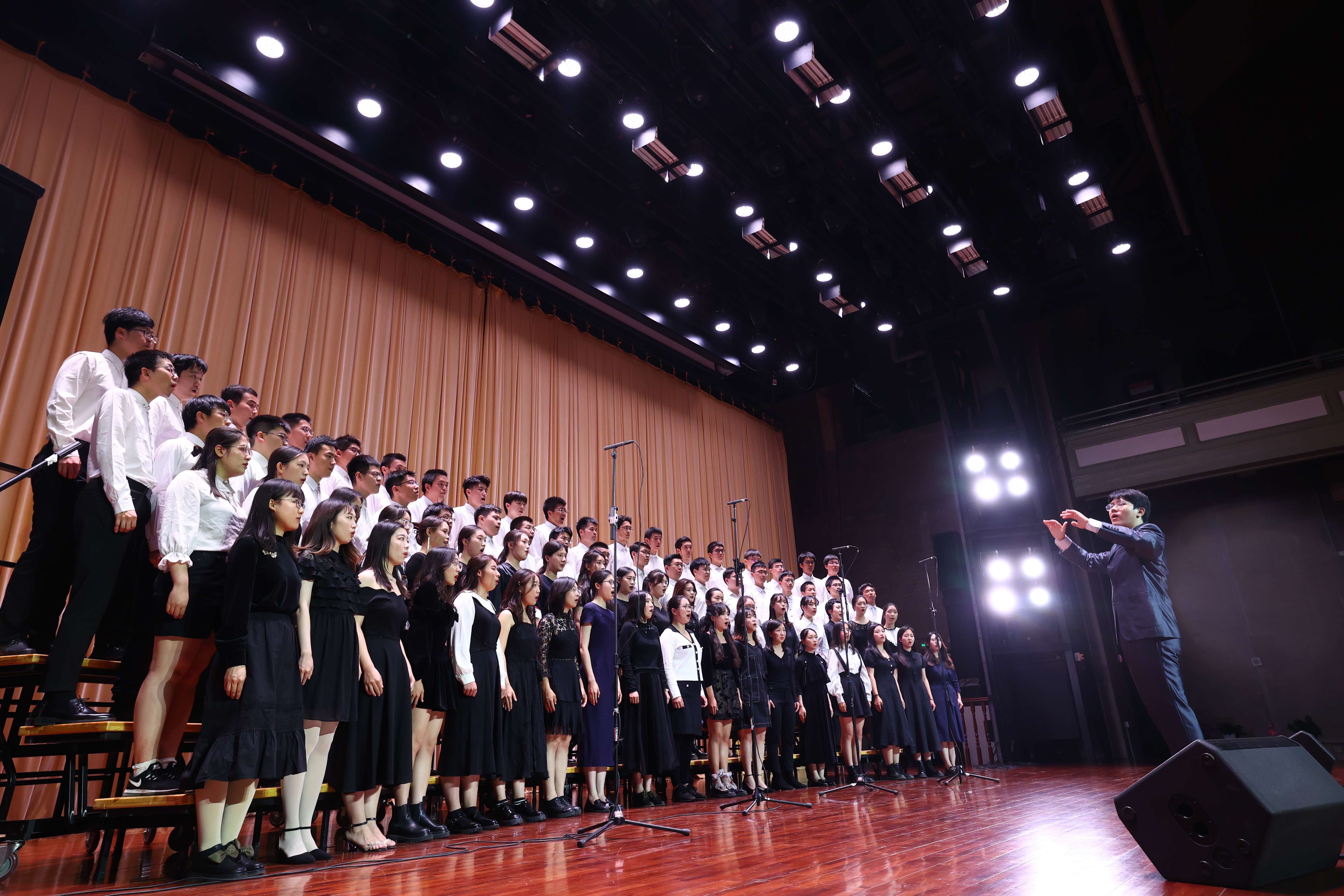 20220425-乐动网站111周年校庆校友招待演出举行-清大嘉艺-演出现场2.JPG