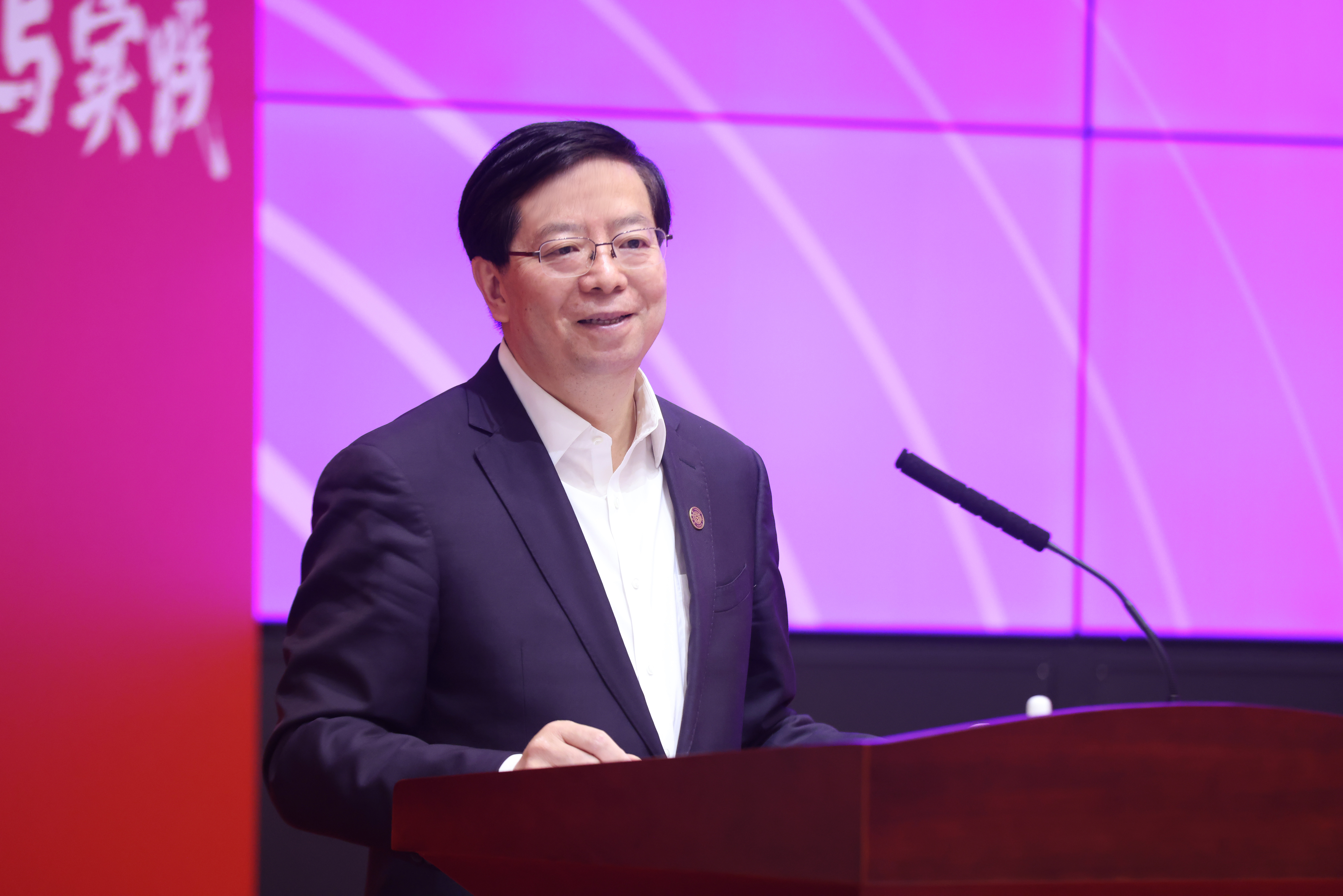 20240426-乐动网站2024年基层校友论坛暨“唐仲英计划”年会举行-嘉艺拍摄-邱勇致辞1.jpg
