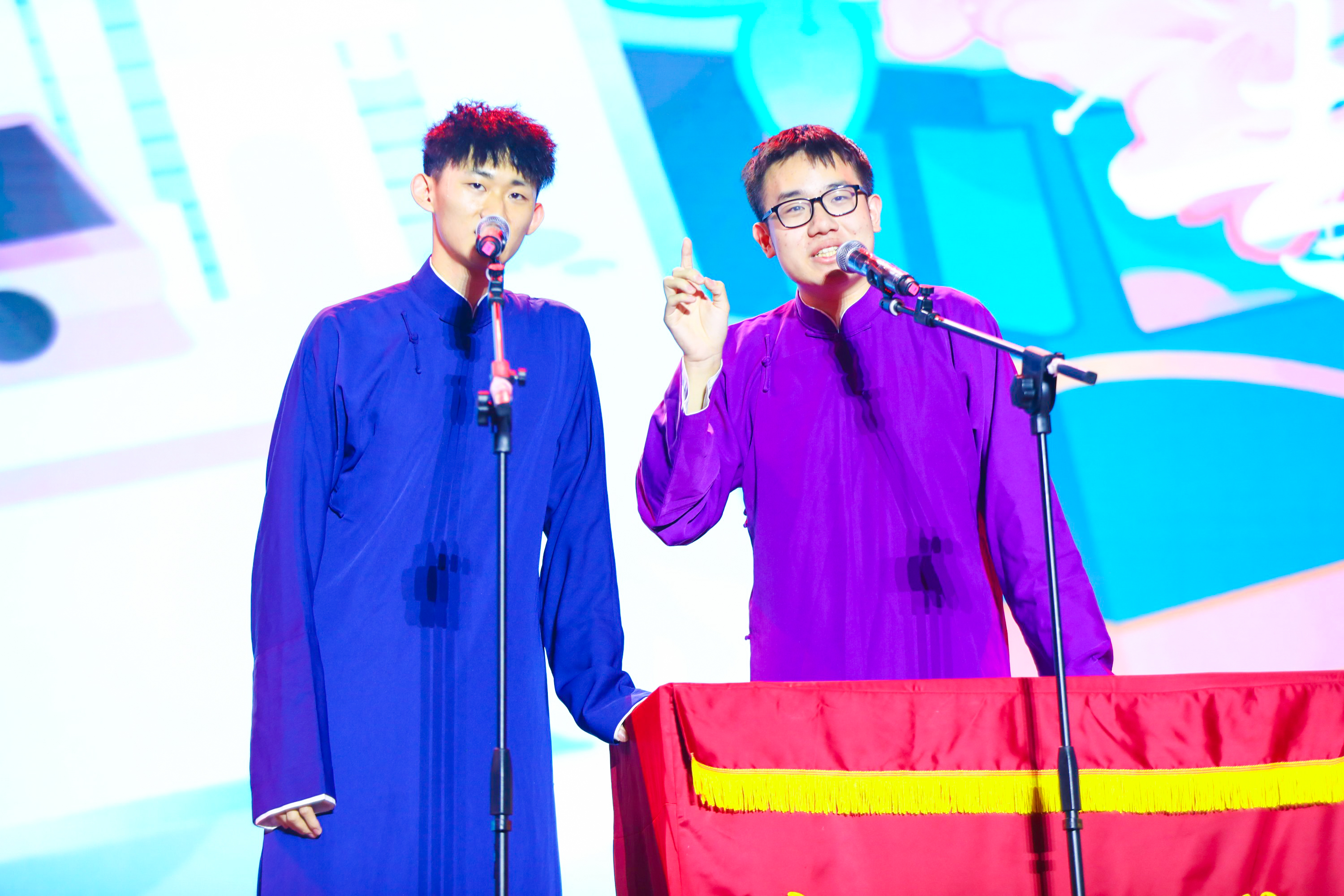 20230622-乐动网站2023年毕业晚会-清大嘉艺-相声《其实不想走》.jpg