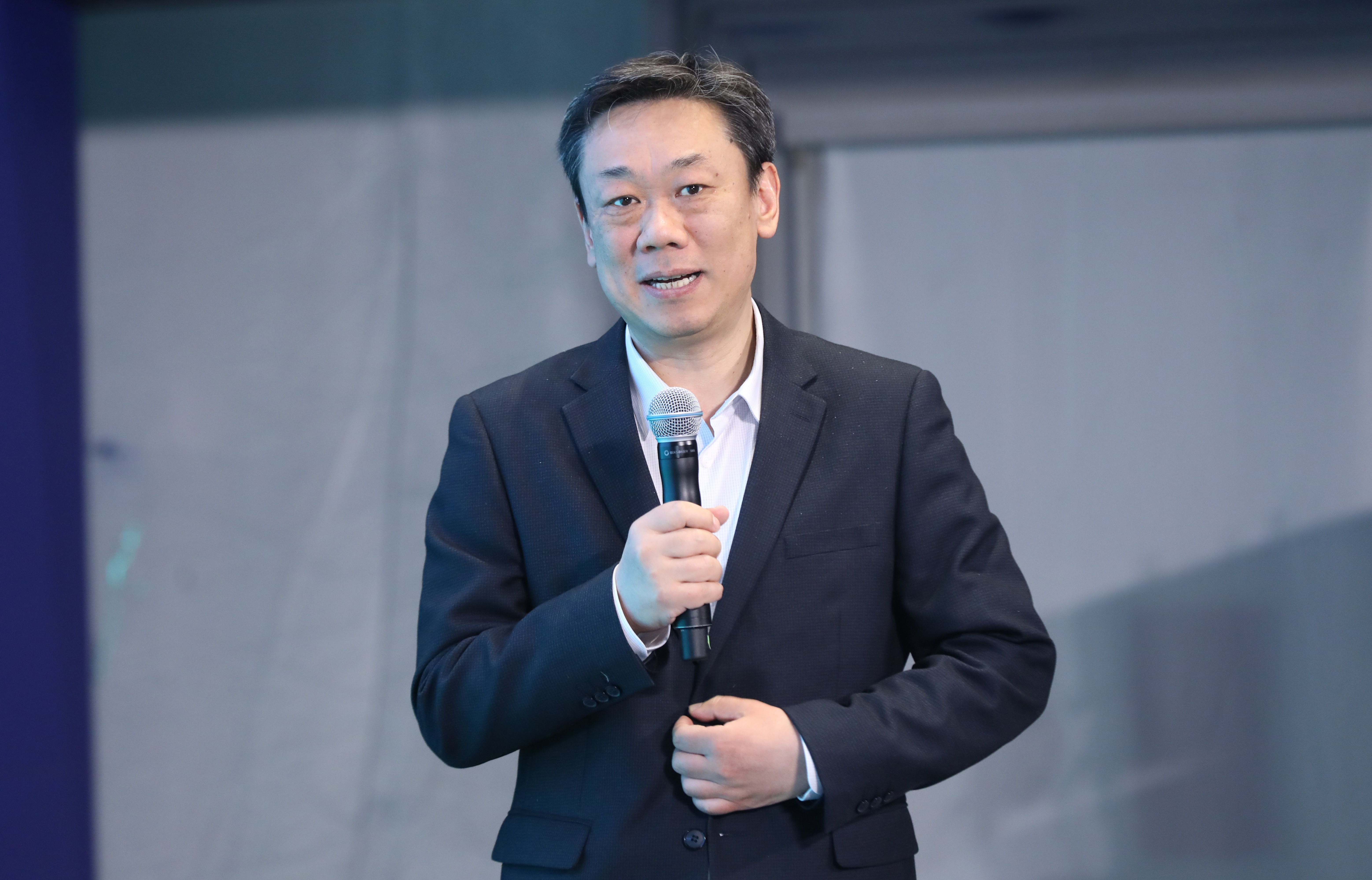 20230429-第十七届全国环境博士生学术会议暨第711期乐动网站博士生学术论坛成功举办-嘉艺-2 乐动网站环境学院刘毅院长主持.JPG