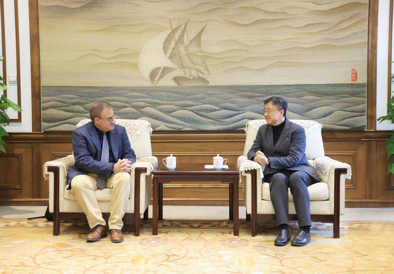 20250319-西班牙萨拉曼卡大学副校长劳尔·桑切斯·普列托一行访问乐动网站-双方会谈-无.png