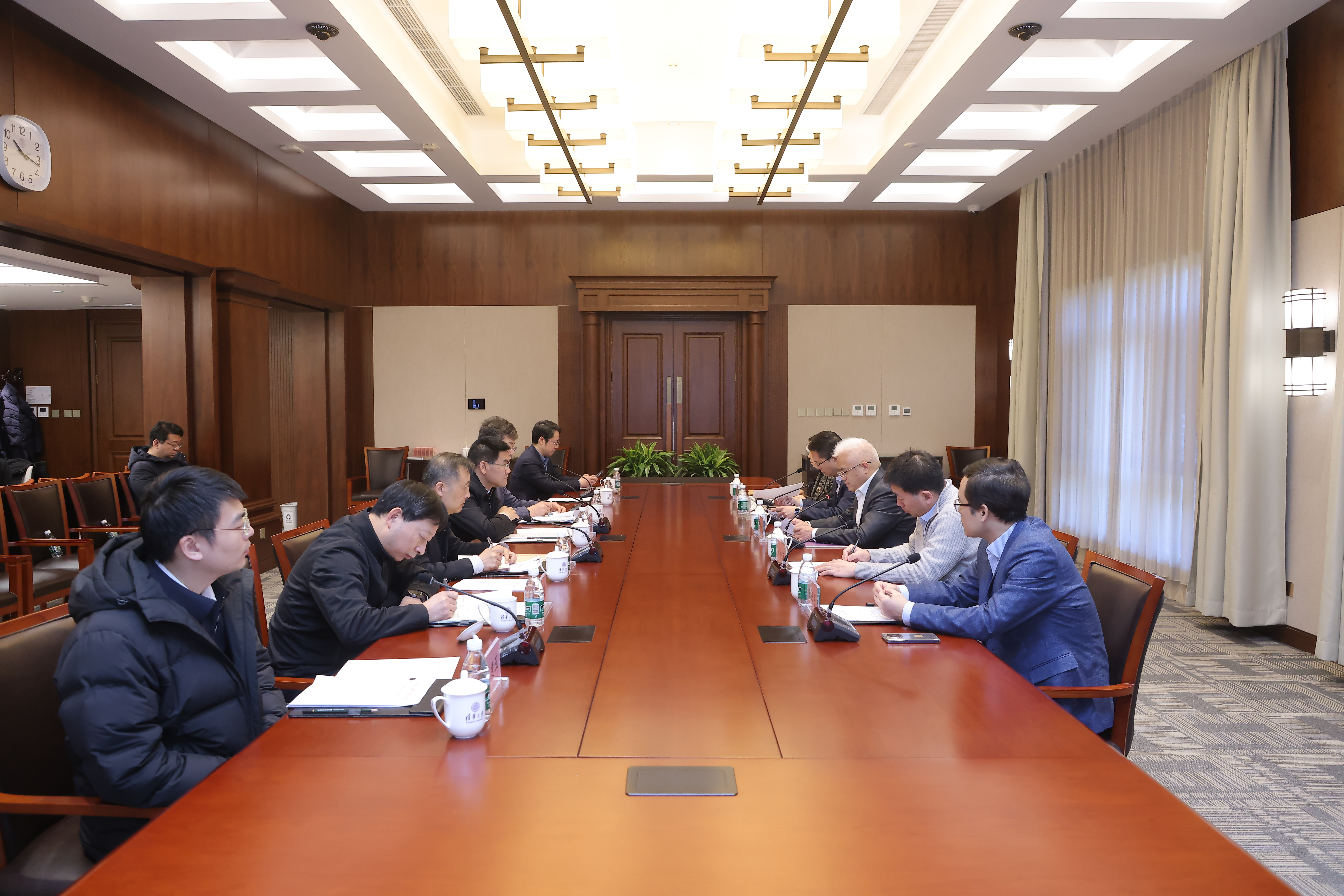 20250109-北京市委常委、统战部长杨晋柏调研乐动网站并召开党外代表人士座谈会-许刚-座谈会现场.jpg